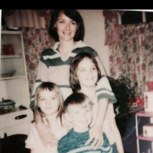 Meet your Posher, Kerri - Picture 2 of 2